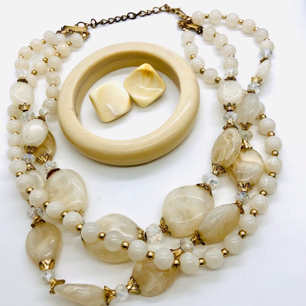 Vintage Creamy Ivory Plastic Lucite Jewelry Lot